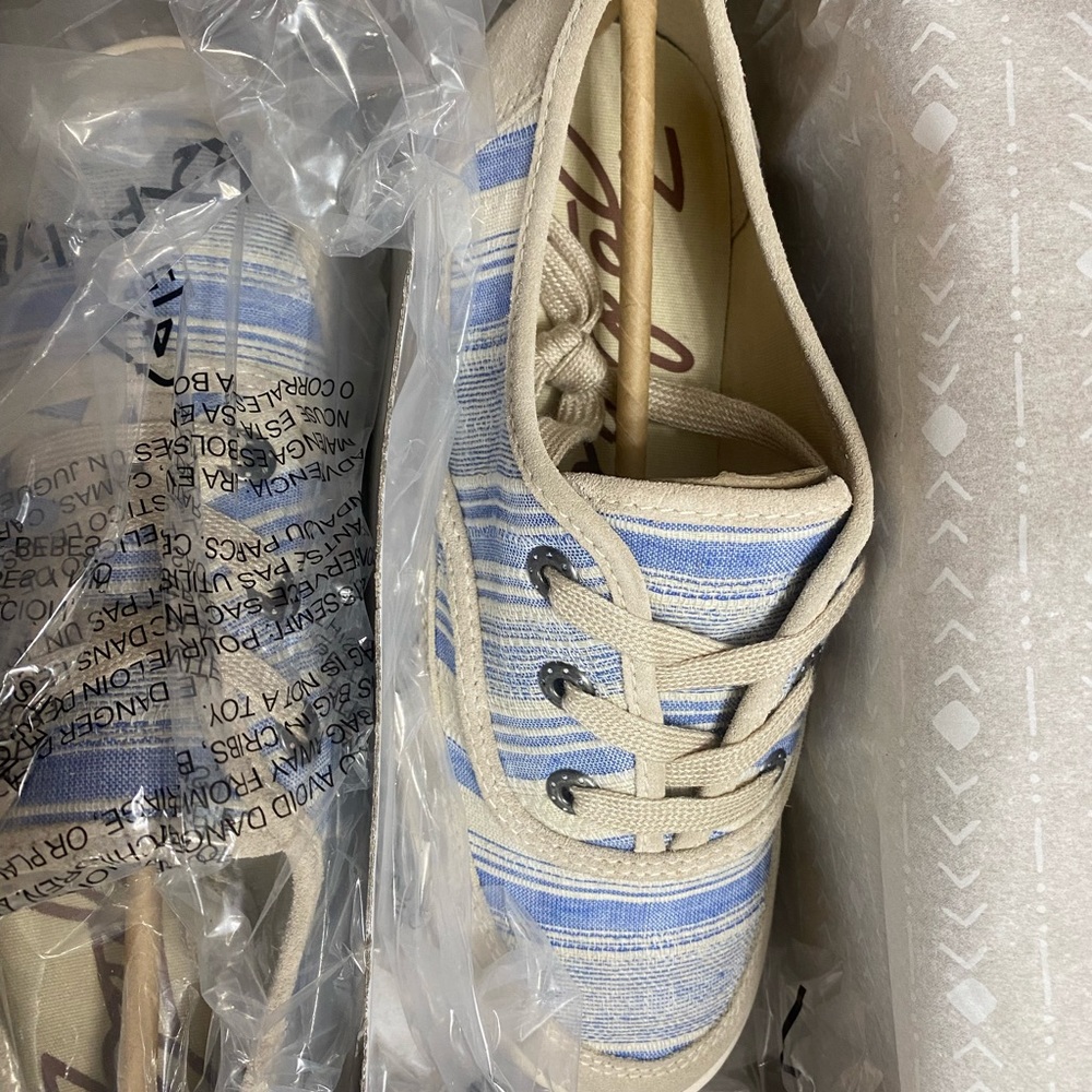 Zodiac new sneakers size 8